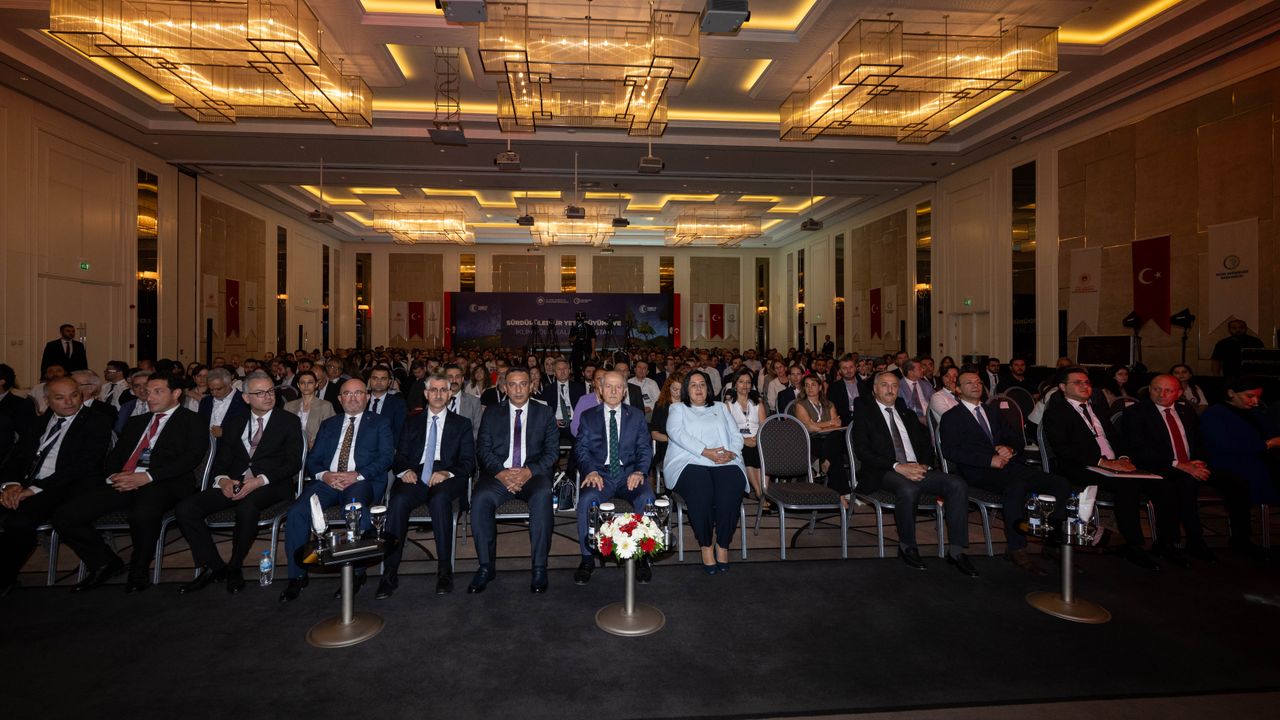 'Sürdürülebilir Yeşil Büyüme ve İklim Politikaları Çalıştayı' düzenlendi