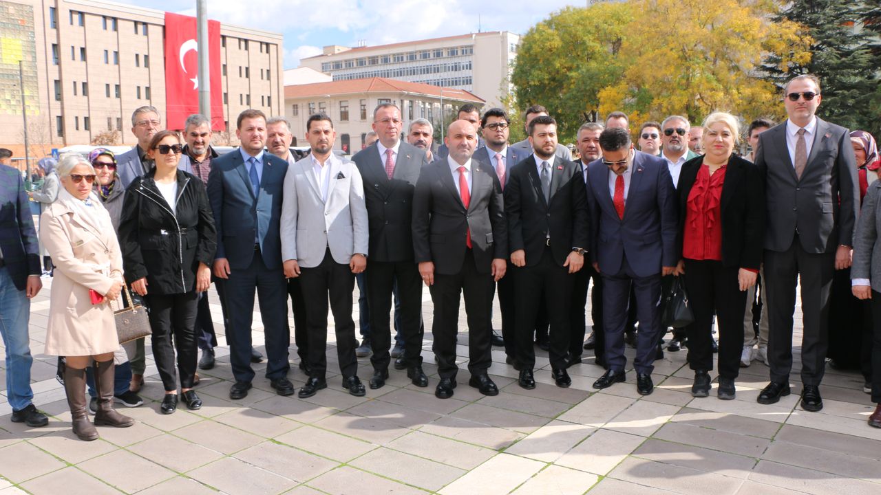 AK Parti Eskişehir İl Başkanı Albayrak'tan Cumhuriyet Bayramı mesajı