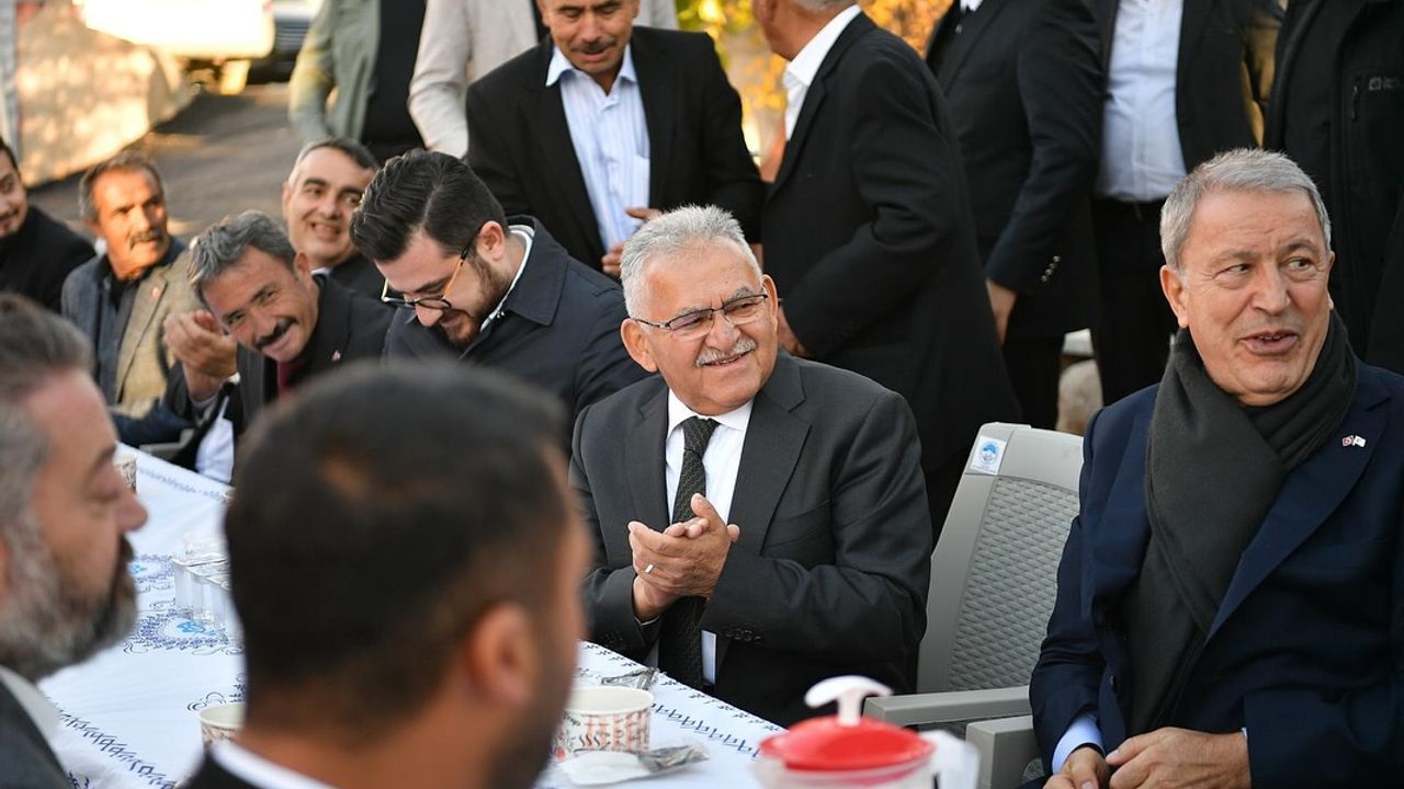 Büyükşehir Belediyesinden 15 mahalleye 213 milyon liralık yol yatırımı