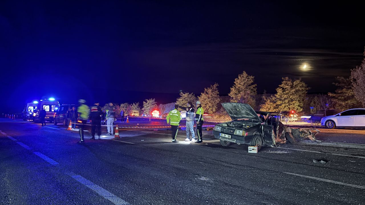 Çankırı'da iki otomobilin çarpışması sonucu 1 kişi öldü, 3 kişi yaralandı