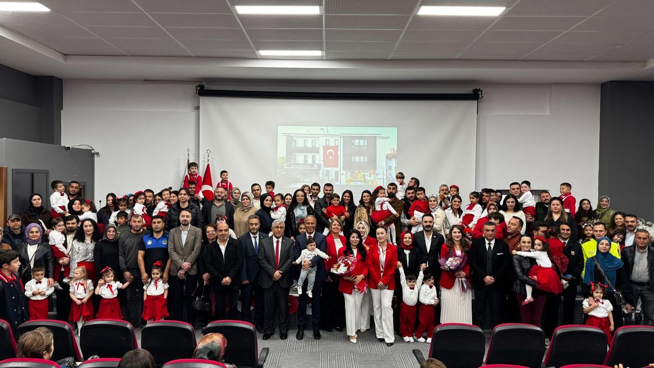 Çerkeş ilçesinde küçük öğrenciler Cumhuriyet'in 102. yılını kutladı