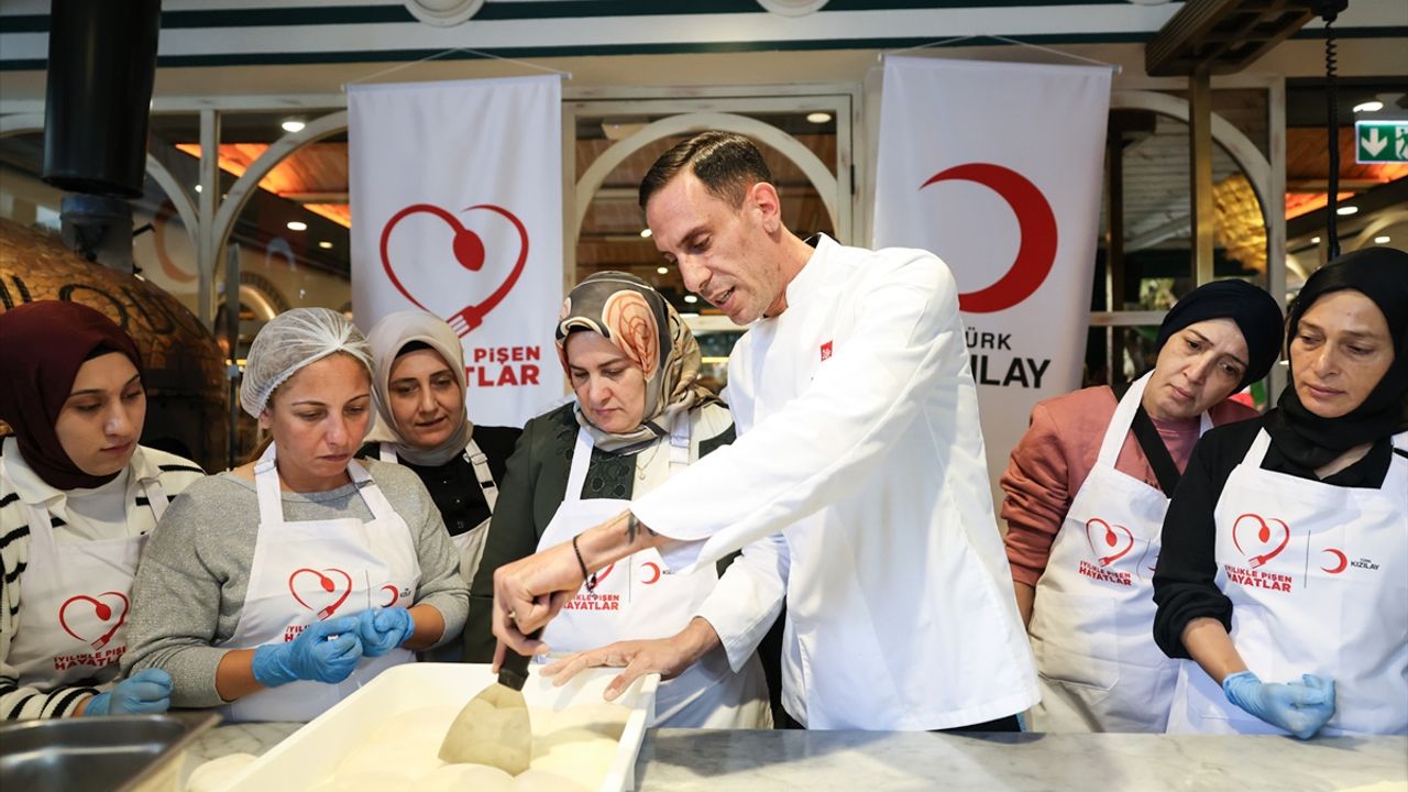 Depremzede kadınlar İstanbul'da ünlü şeflerden eğitim aldı