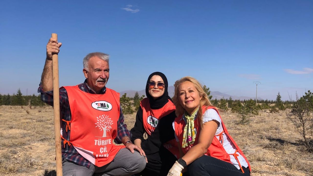 Karaman'da öğrenciler fidan dikti