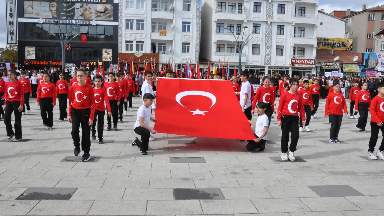 Sorgun'da Cumhuriyet'in 102. yılı kutlandı