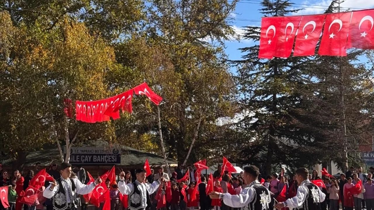 Yapraklı'da Cumhuriyet Bayramı coşkuyla kutlandı