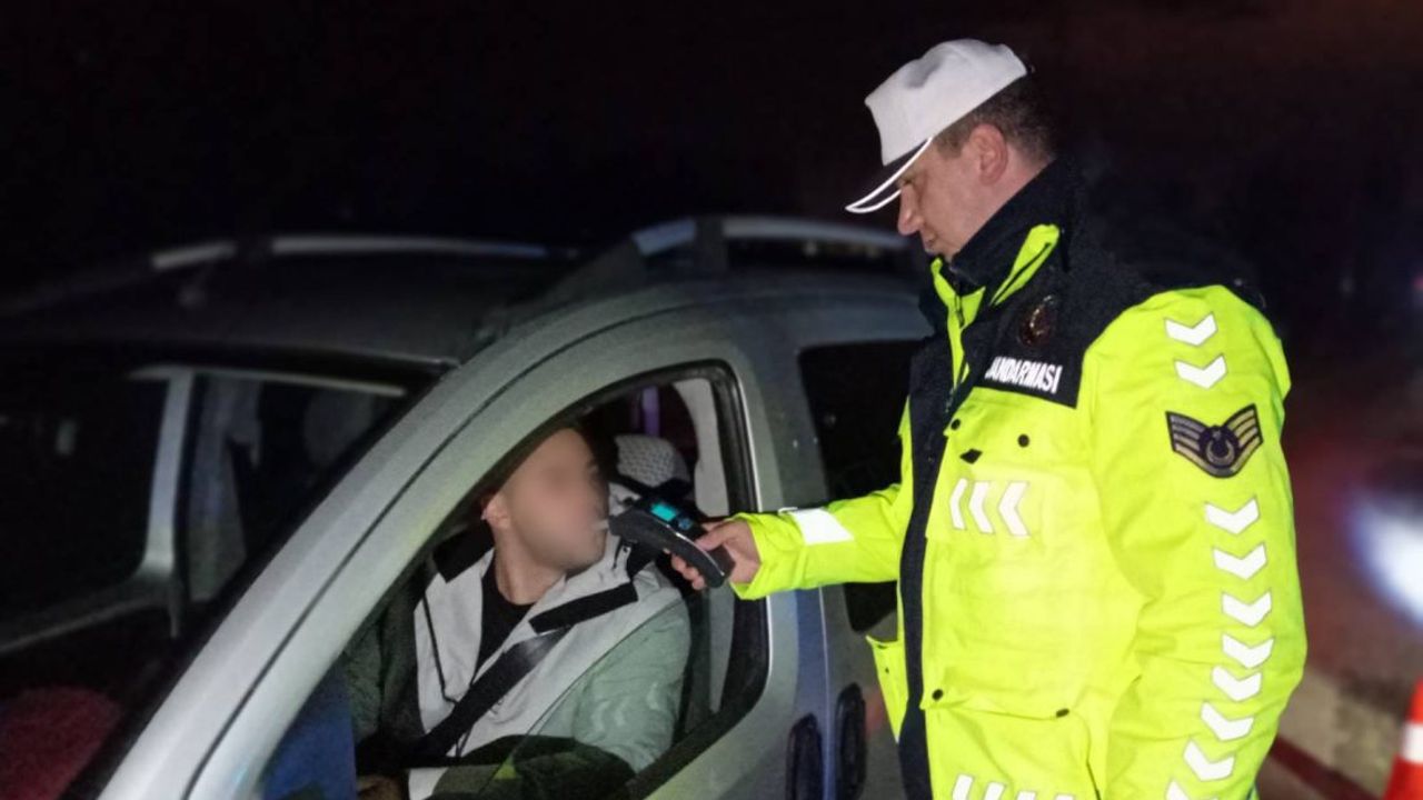 Yozgat'ta alkollü ve ehliyetsiz araç kullanan sürücüye para cezası