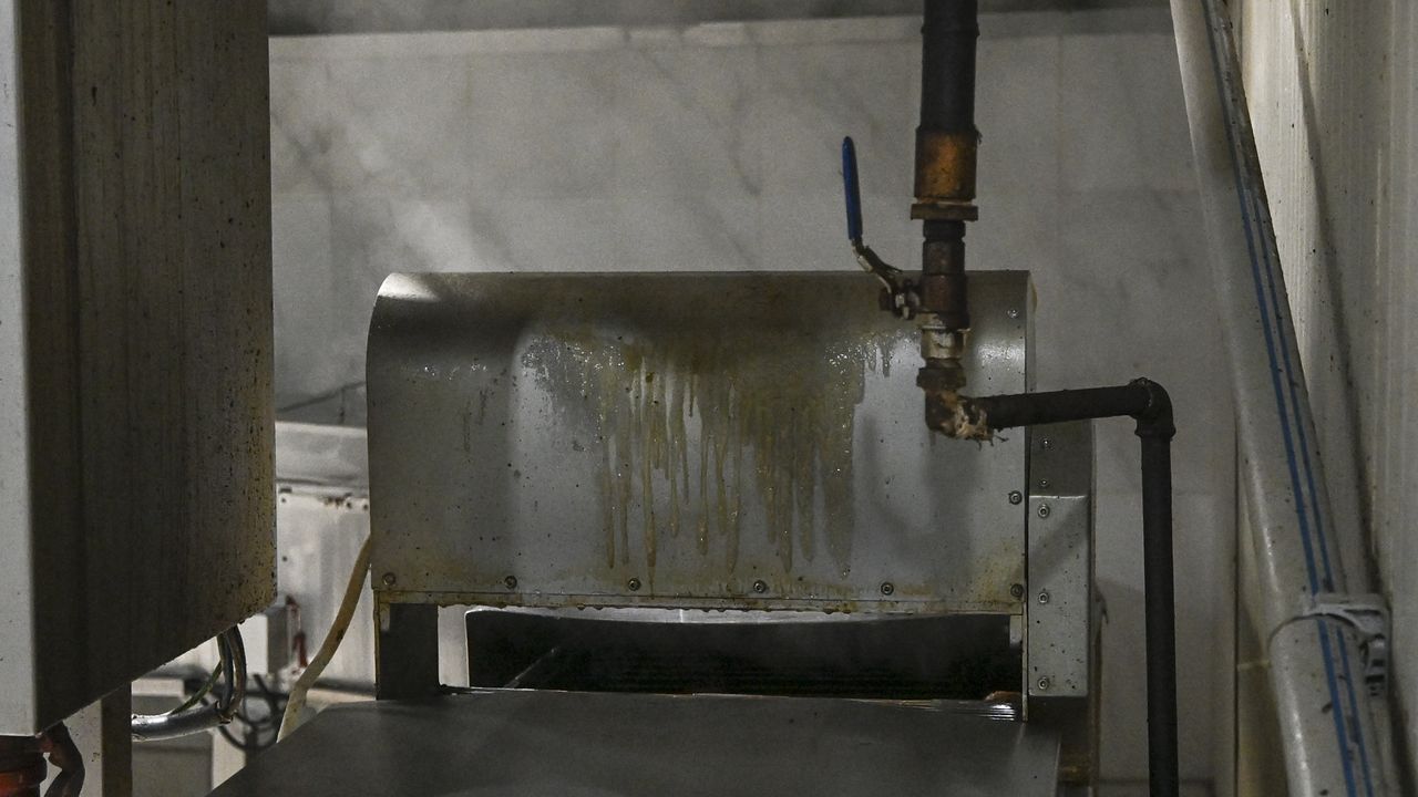 Ankara'da 'taklit ve tağşiş' denetiminde üretime uygun olmayan yaklaşık 64 ton ürün ele geçirildi