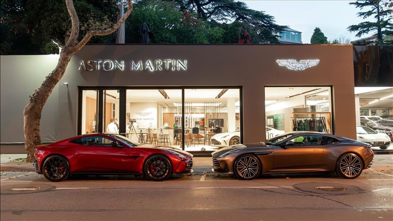 Aston Martin Türkiye'den Formula 1 temalı Vantage deneyimi