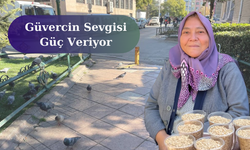 Geçimini yem satarak sağlıyor