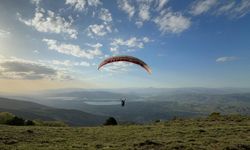 Akıncılar'da yamaç paraşütü etkinliği düzenlendi