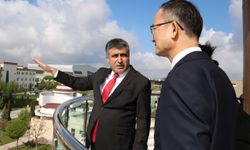 Çin'in Ankara Büyükelçisi Ciang NEVÜ'yü ziyaret etti