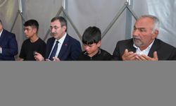 Cumhurbaşkanı Yardımcısı Yılmaz'dan, şehit Astsubay Uzun'un ailesine taziye ziyareti