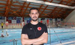Dünya şampiyonu 12 yaşındaki para yüzücü Kerim'in hedefi olimpiyat şampiyonluğu