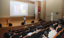 Eğitimci yazar Tahir Fatih Andı, ERÜ'de konferans verdi