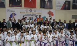 ERVA Spor Okulları 2. Valilik Kupası Tekvando Şampiyonası'nın açılış seremonisi yapıldı