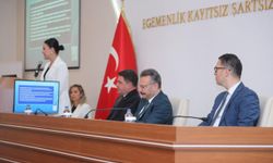 Eskişehir Valisi Aksoy, Ellerim Sesin Olsun Projesi kursiyerlerine sertifika verdi
