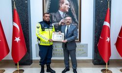 Eskişehir Valisi Aksoy'dan trafik personeline başarı belgesi