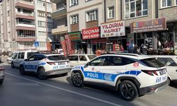 Kayseri'de hırsızlık için kuyumcuya gelen zanlı panikleyip kaçtı