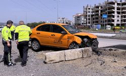 Kırıkkale'de 2 kişinin yaralandığı trafik kazası güvenlik kamerasına yansıdı