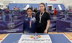 Kocasinan Belediyesi sporcularından Berra Çiftçi'den masa tenisinde çifte madalya