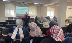 Konya'daki "Annelik Akademisi", sağlıklı ailelerle geleceği yeniden inşa etmeyi hedefliyor