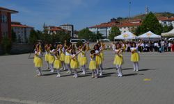 Şabanözü'de ilkokul öğrencileri mezuniyet sevinci yaşadı