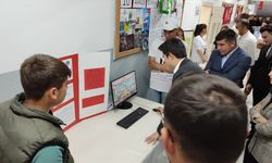 Sarıoğlan'da TÜBİTAK 4006 Bilim Fuarı açıldı