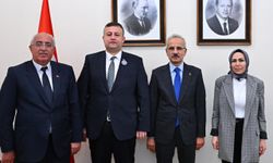 Ulaştırma ve Altyapı Bakanı Uraloğlu, AK Parti heyetini kabul etti