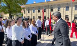 15-21 Mayıs Gençlik Haftası Çelenk Sunma Töreniyle Başladı