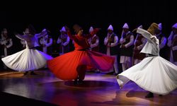 Yunus Emre şiirleri ve ilahileri ile anıldı