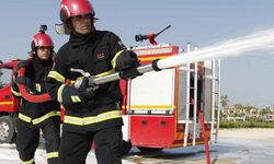 Eskişehir'de süt ürünleri deposunda çıkan yangında 2 kişi dumandan etkilendi