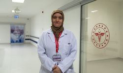 Bacakları ampute edilen hasta, protezleriyle ilk adımlarını atacağı günü bekliyor