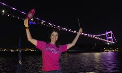 FSM Köprüsü Global Wellness Day'in 14'üncü yılı kapsamında magenta rengine büründü