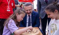 'Geleneksel Oyunlar Tırı' Eskişehir'de öğrencilerle buluştu