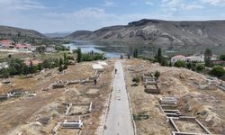 Kocasinan Belediyesinden Kurban Bayramı öncesi mezarlık temizliği