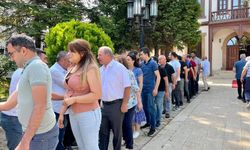 Nallıhan Belediye Başkanı Ertunç Güngör personeliyle bayramlaştı