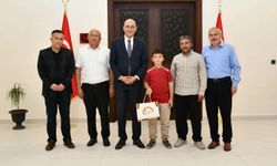 Sorgun Kaymakamı Aydın, Türkiye birincisi öğrenciyi ödüllendirdi