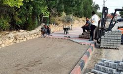 Çepni'de kaldırım yenileme çalışmaları devam ediyor