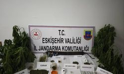 Eskişehir'de Hint keneviri ile esrar ve sentetik uyuşturucu ele geçirildi