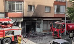 GÜNCELLEME - Niğde'de beyaz eşya deposunda çıkan yangın kontrol altına alındı