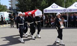 Trafik kazasında hayatını kaybeden başkomiser için Sivas'ta tören düzenlendi