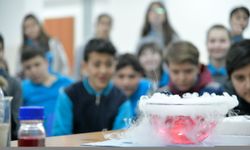 Tüpraş'tan yaz tatili için fen deneyleri videoları YouTube kanalında