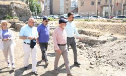 AK Parti Kayseri Milletvekili Cıngı ve Başkan Çolakbayrakdar, Hoca Hasan Medresesi'nde incelemelerde bulundu