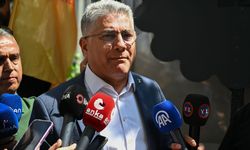 Alevi dernekleri temsilcilerinden, Alevi-Bektaşi Kültür ve Cemevi Başkanlığı önünde protesto açıklaması