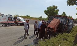 Başkentte kamyonetle traktörün çarpıştığı kazada 3 kişi yaralandı