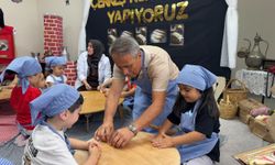Belediye Başkanı Sopacı miniklerle Çerkeş kurabiyesi yaptı