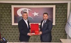 CHP Genel Başkanı Özel, Kahramankazan ilçesinde ziyaretlerde bulundu