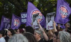 CHP Kadın Kolları, kadın cinayetlerini protesto etti