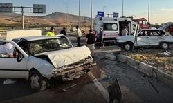 Kayseri'de iki otomobilin çarpıştığı kazada 2 kişi öldü, 4 kişi yaralandı