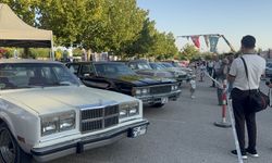 Klasik otomobil tutkunları 3. kez Konya'da buluştu
